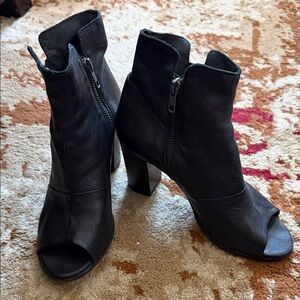 Steven By Steve Madden Heeled Open Toe Boots